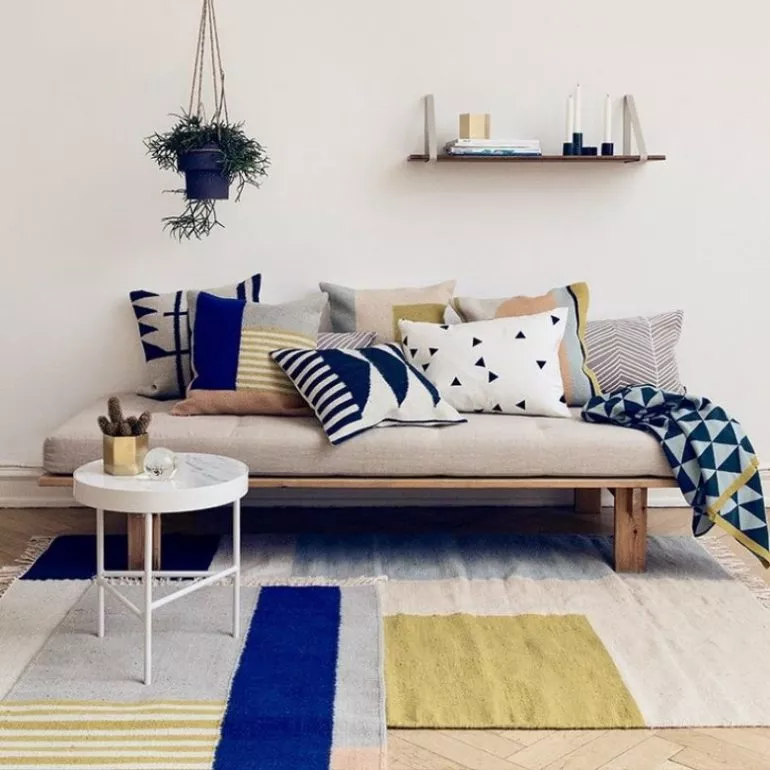 Pinterest - petit -salon - coussins