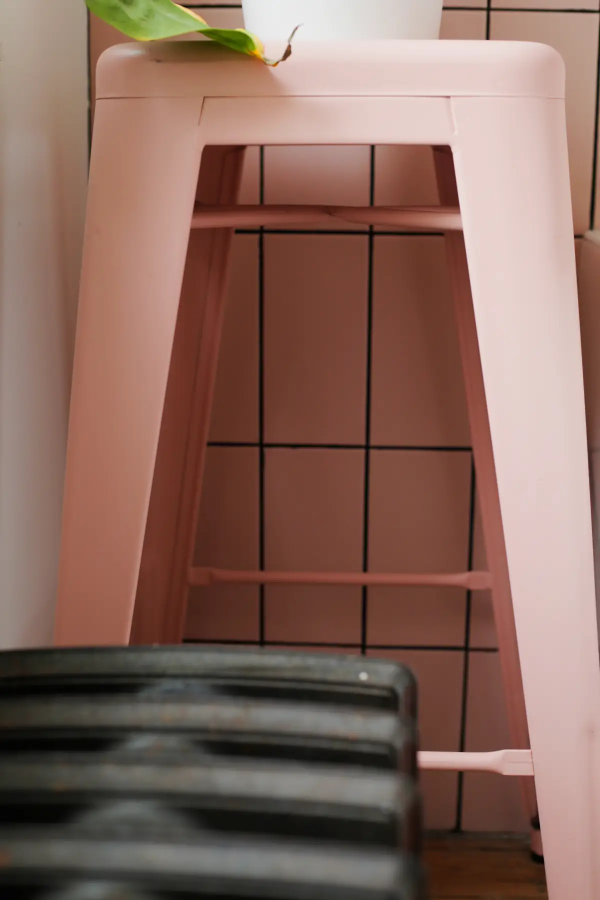 Détail, salle de bain rose