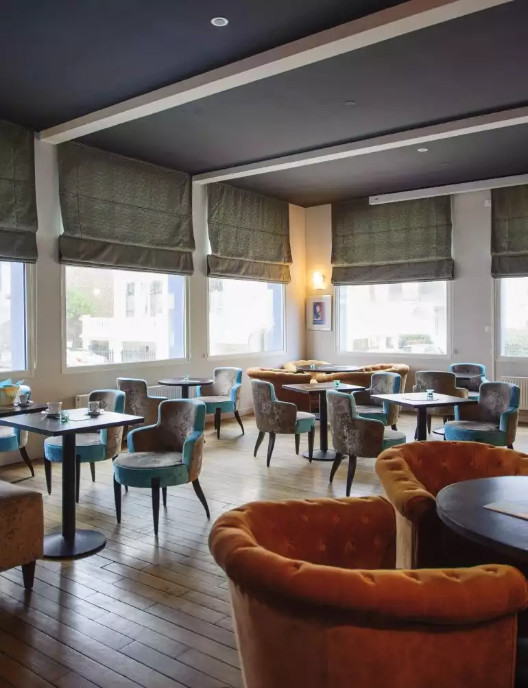 Le bar du Castel Victoria et son ambiance lounge