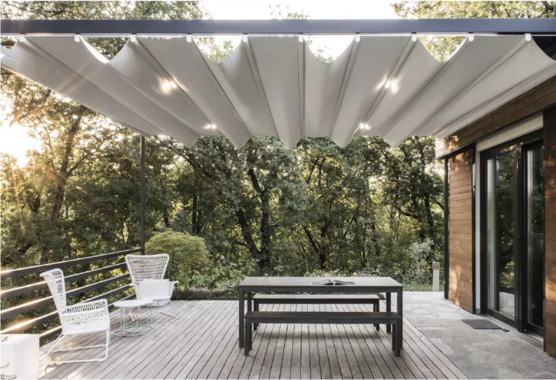 Corradi chez Guermonprez - terrasse - ombragée - parasol- extérieur