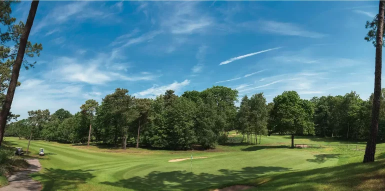 Incontournable, le Golf du Touquet possède trois parcours, deux de 18 trous et un de 9 trous.