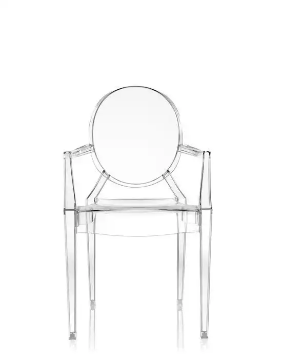 celebre-fauteuil-transparent-ghost-philippe-starck