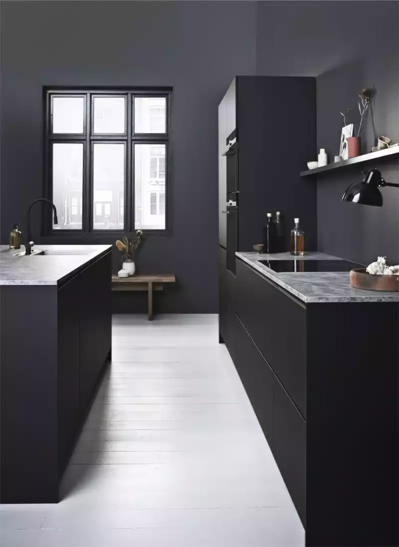 © Kvik - cuisine - intérieur - tendance - noir-marbre