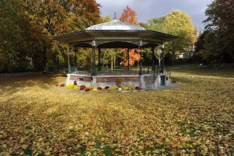 kiosque-automne-2010