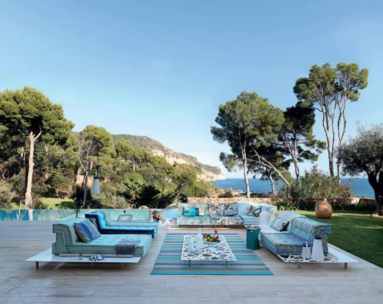 Roche Bobois - salon de jardin - extérieur - canapés