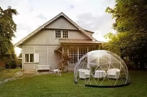 Abri de jardin en forme de bulle 