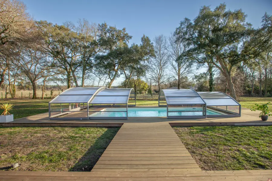 Abri piscine mi-haut coulissant
