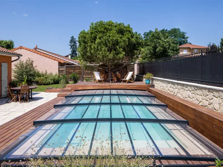 Abri semi plat piscine coulissant