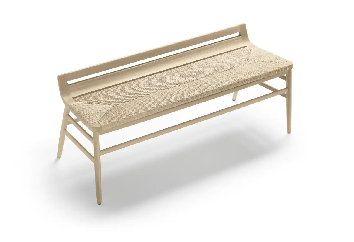 Banc en bois et paille