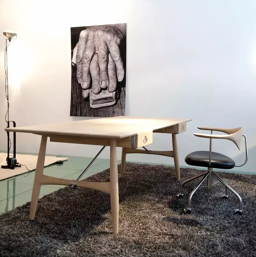 Architect's desk de Hans Wegner Design september