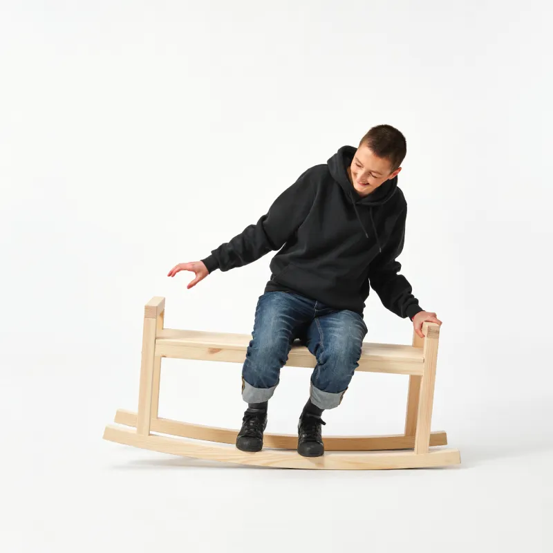 Banc à bascule en bois de la collection IKEA PS