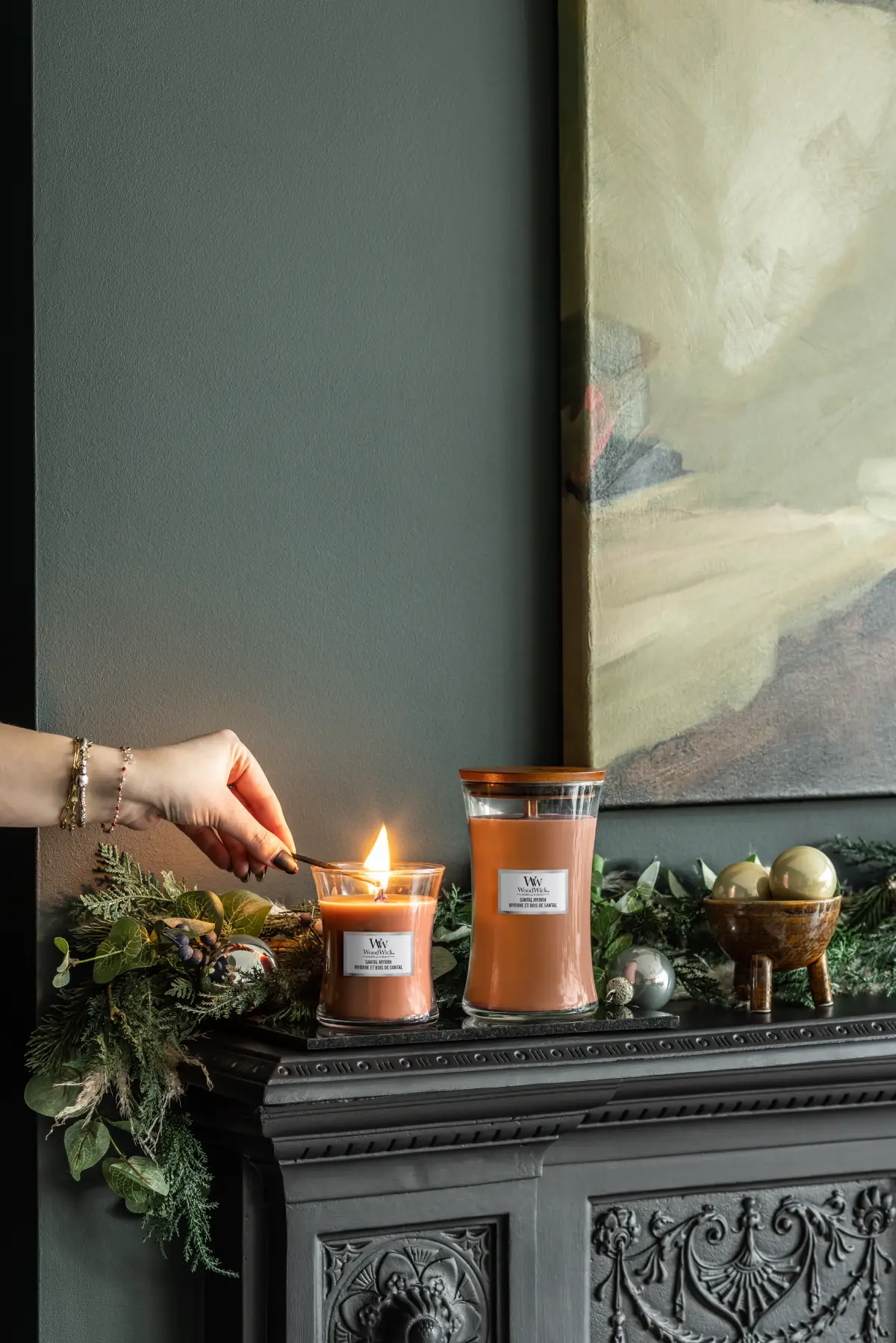 Bougies senteur Myrrhe et Bois de Santal, décor de Noël