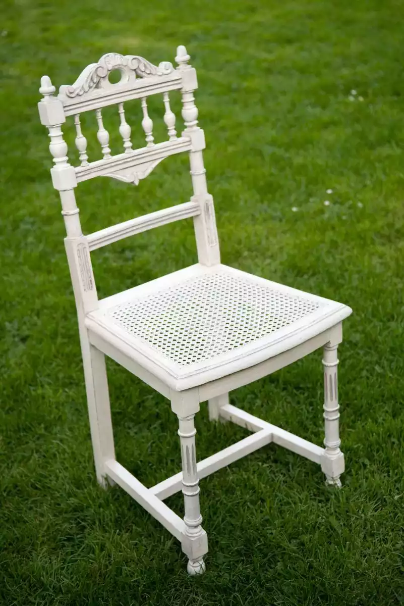 chaise blanche