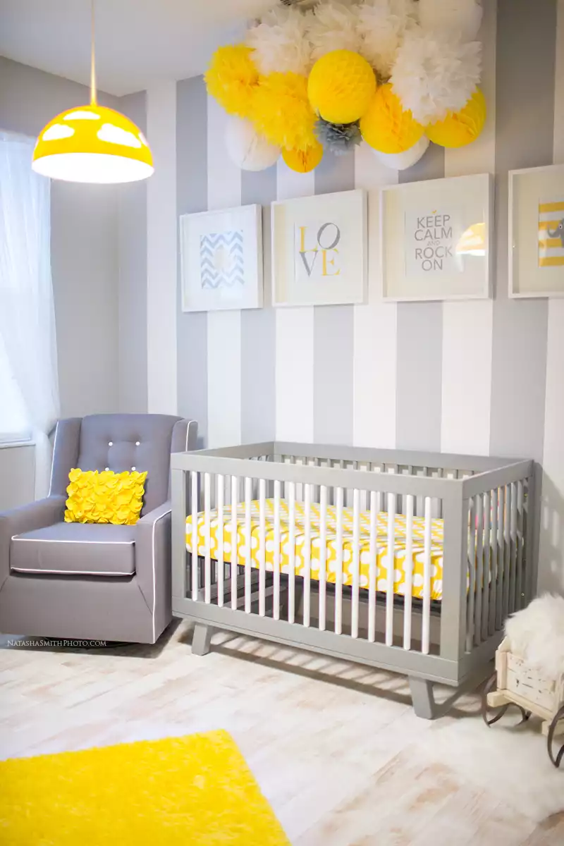 Chambre bébé jaune