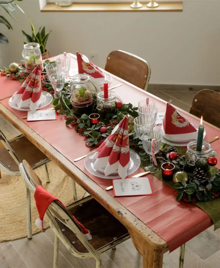 Déco de table traditionnelle Noël rouge et vert