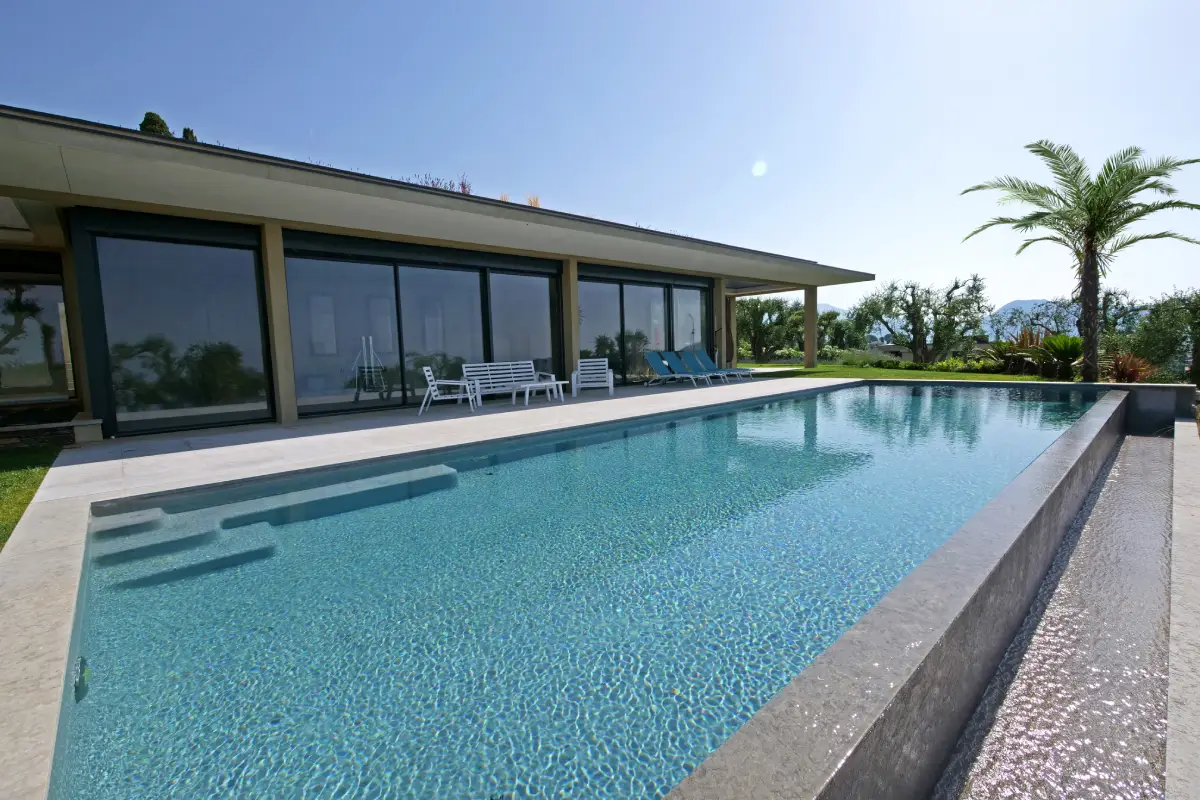 Grande piscine villa Diffazur