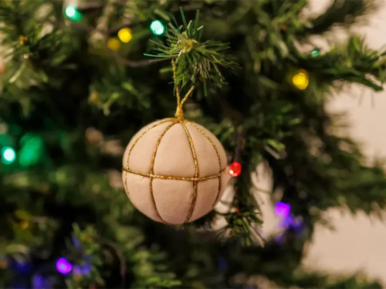 Boule de Noël en tissu