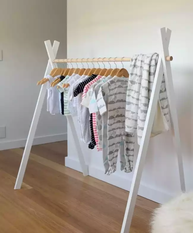 DIY penderie bébé