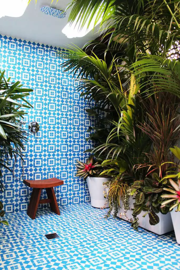 Douche à l’italienne en mosaïque
