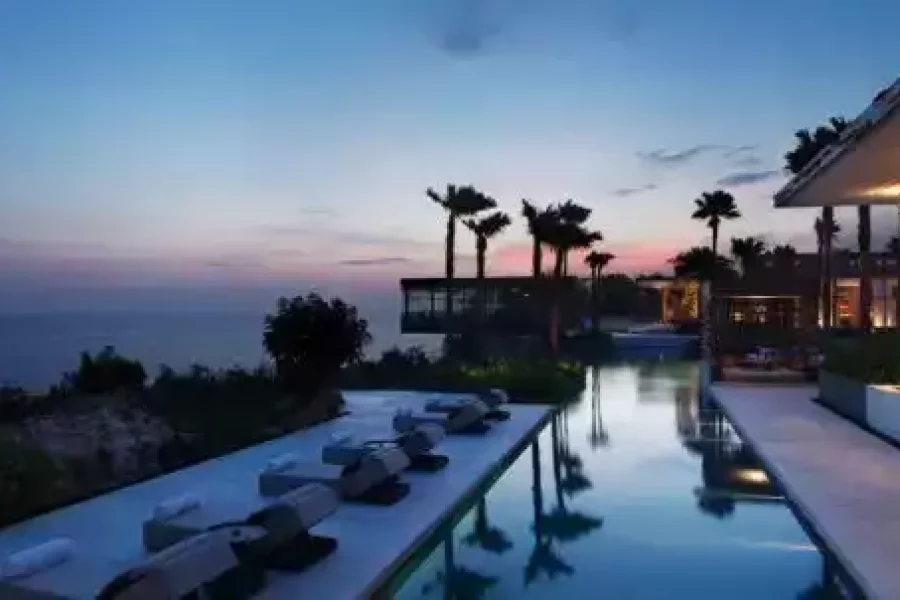 Alila Villas Uluwatu (Bali) - piscine - terrasse