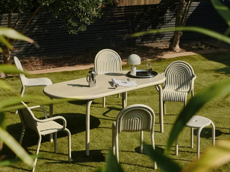 Collection Groove outdoor par Tom Dixon