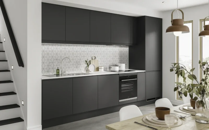 Cuisine linéaire aménagement et avantage, modèle noir, crédence graphique