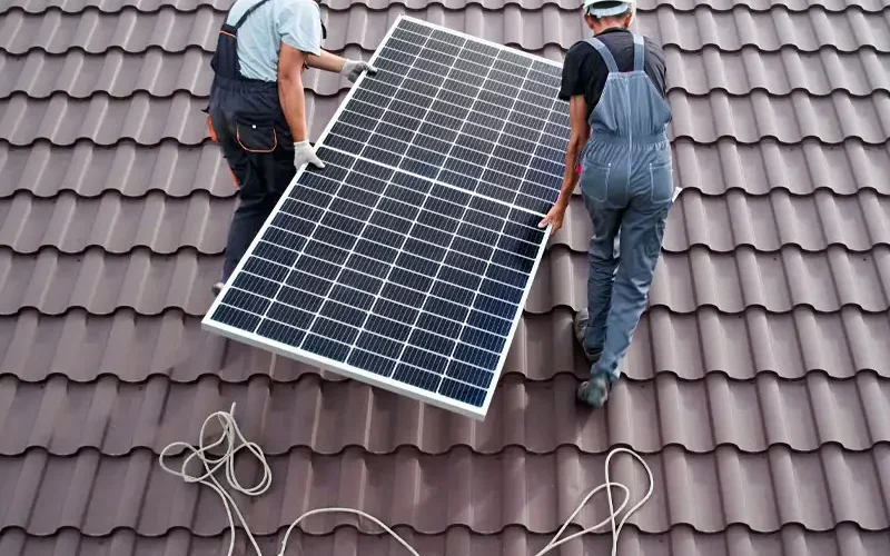 Installation de panneaux solaires