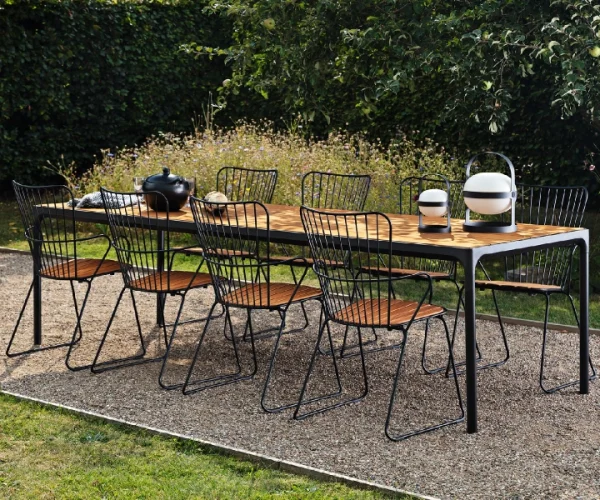 Tendance table de jardin 2025 bois et métal