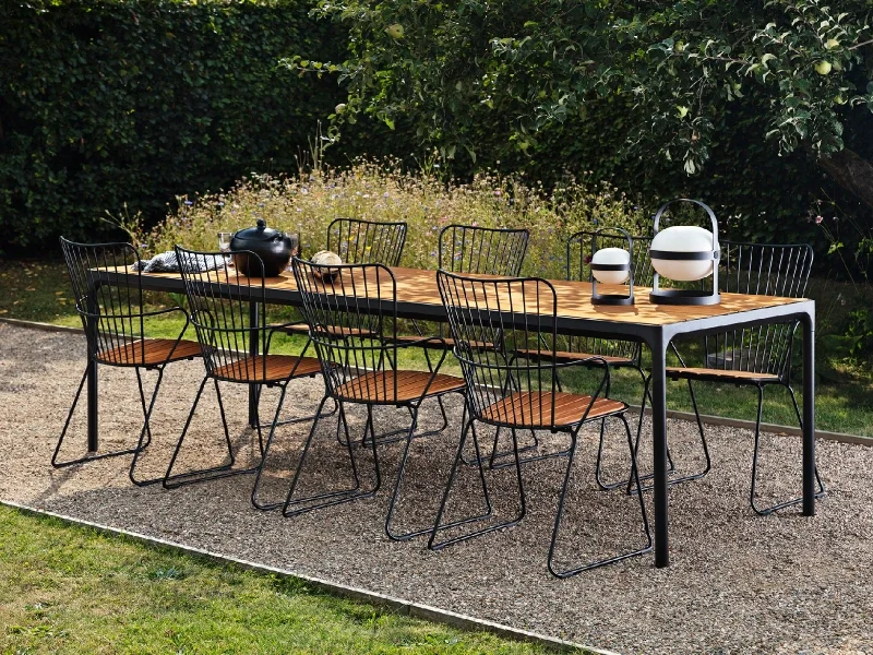 Tendance table de jardin 2025 bois et métal