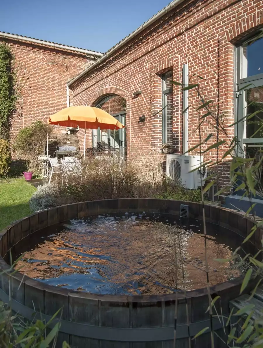 Jacuzzi en bois gîte les Séminades