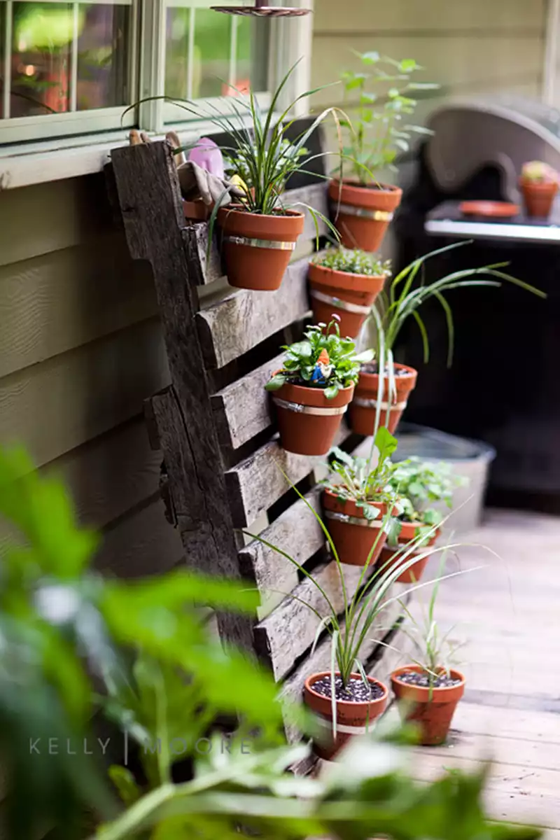 Jardinière en palettes de bois pour le jardin ou le balcon