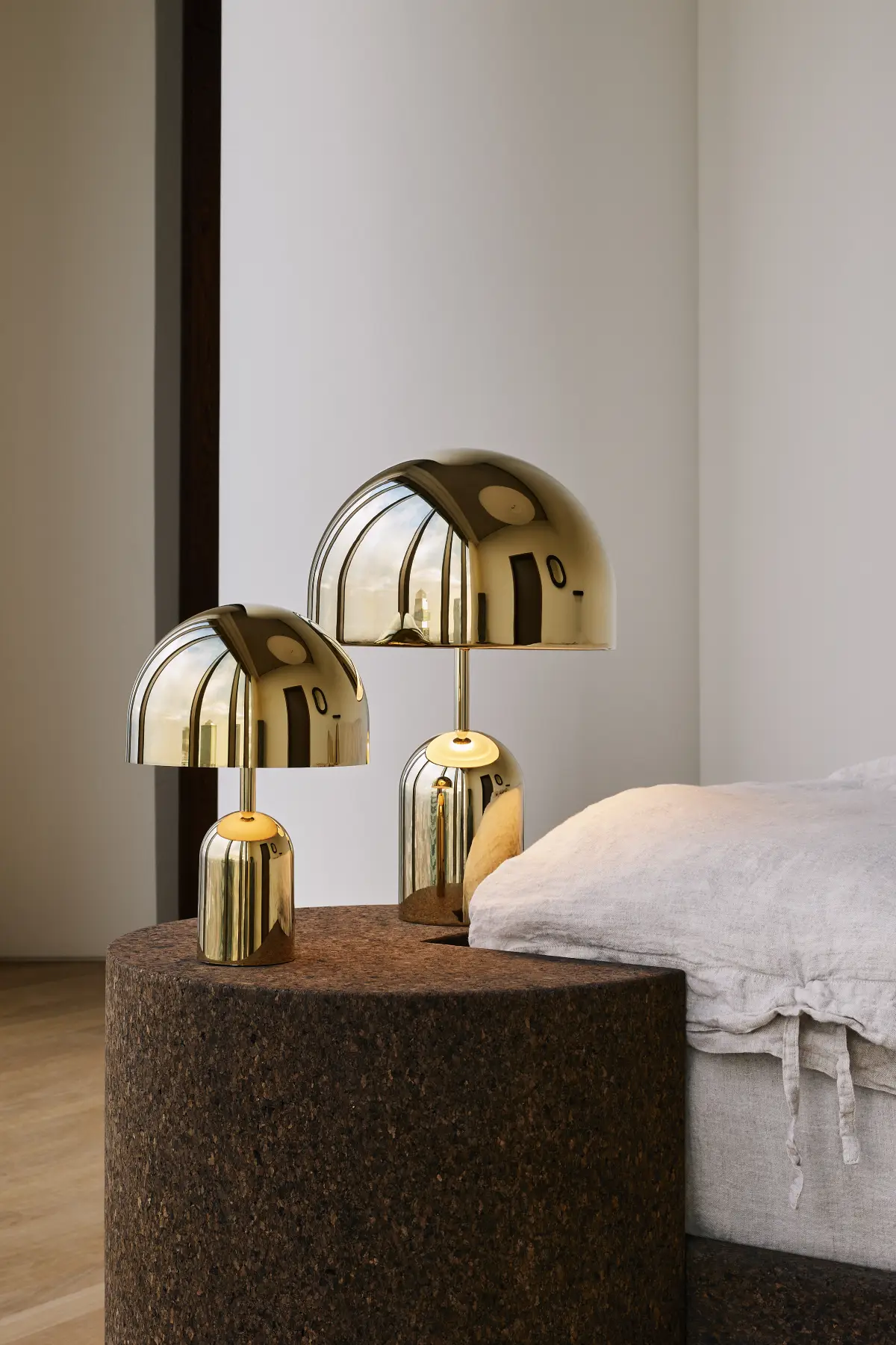 Lampe champignon Bell en acier poli doré