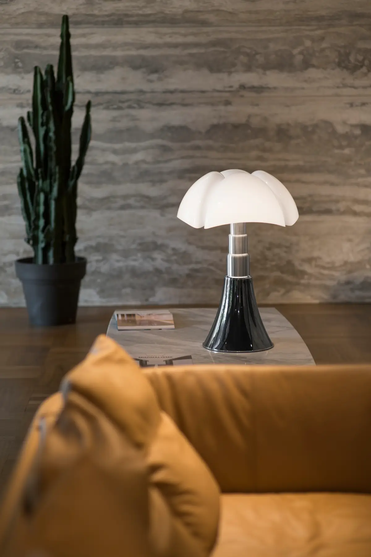 Lampe champignon Pipistrello de Gae Aulenti pour Martinelli Luce