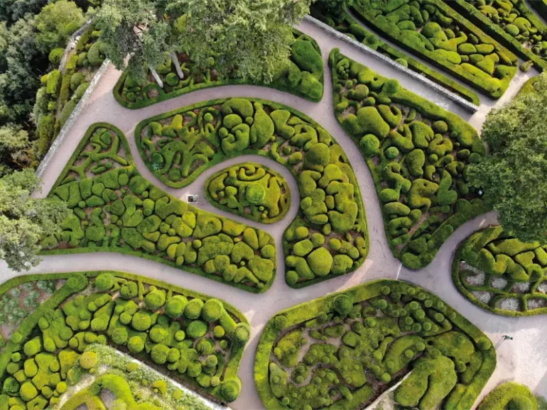 Vue du ciel des jardins remarquables de Marqueyssac