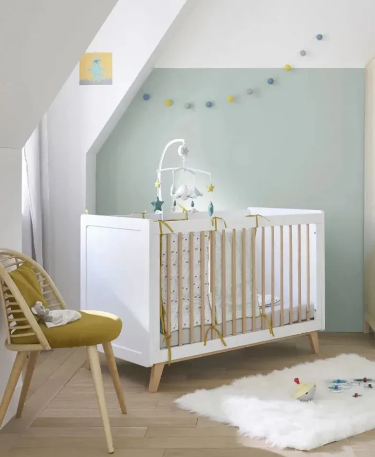 Lit chambre bébé