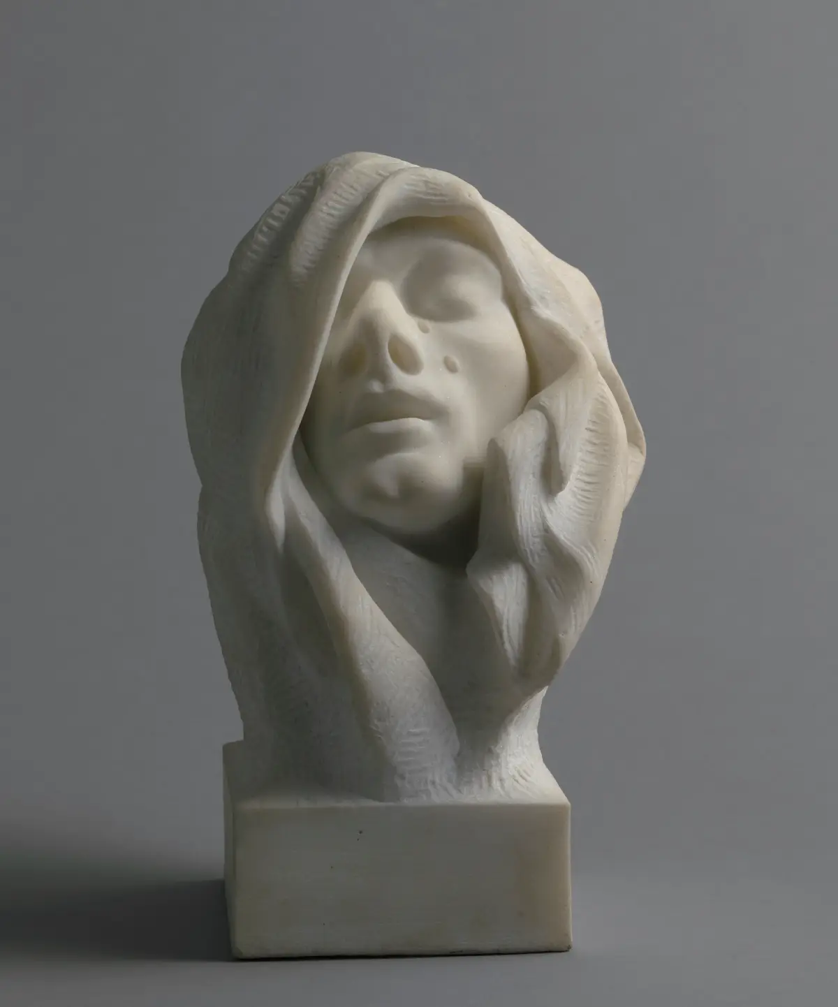 Sculpture "Tête, La Douleur" par Madeleine Jouvray