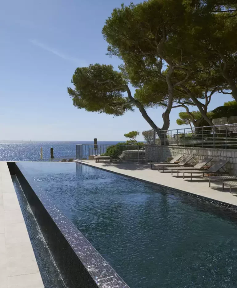 Piscine d'hôtel de luxe