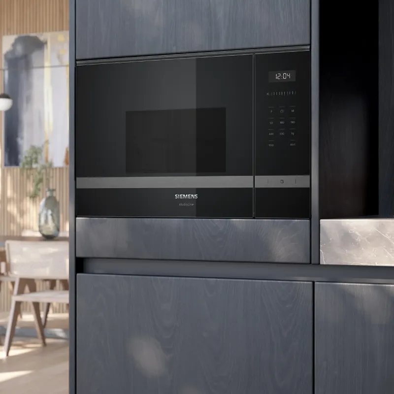 Micro-ondes encastrable noir avec une bande en aluminium, Siemens