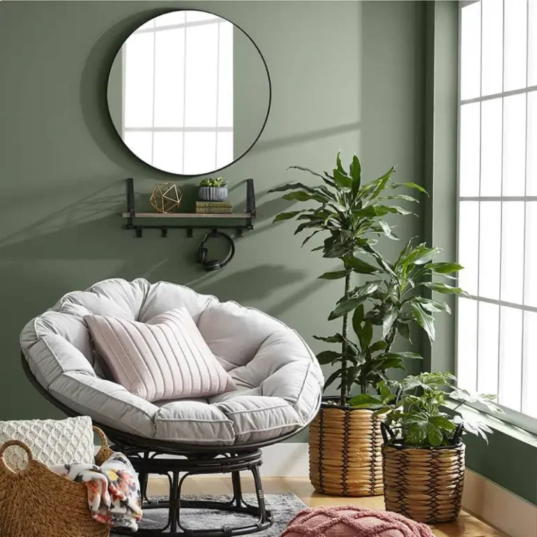 Salon cocooning mur vert