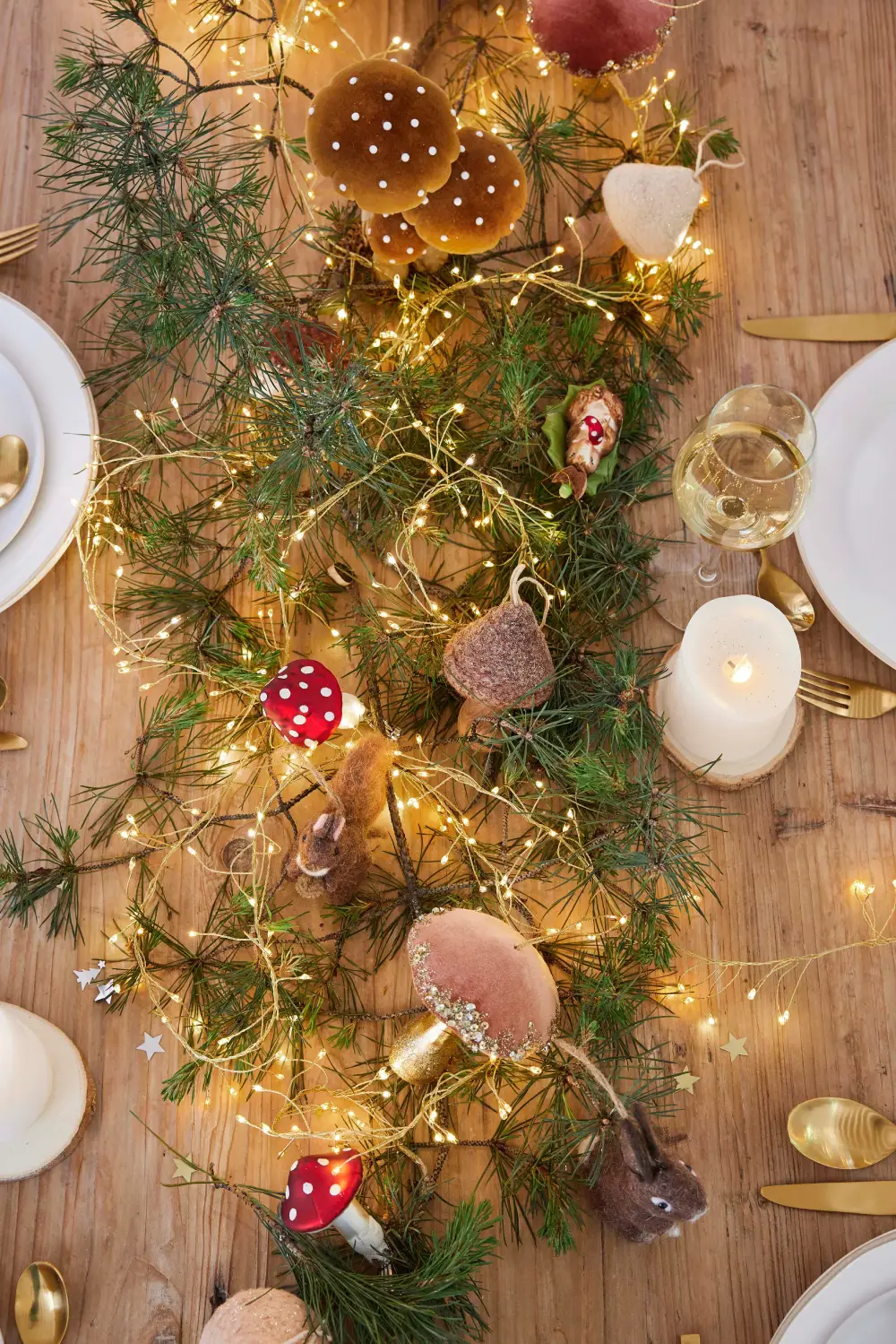 Déco de table avec des champignons, tendance déco Noël 2023
