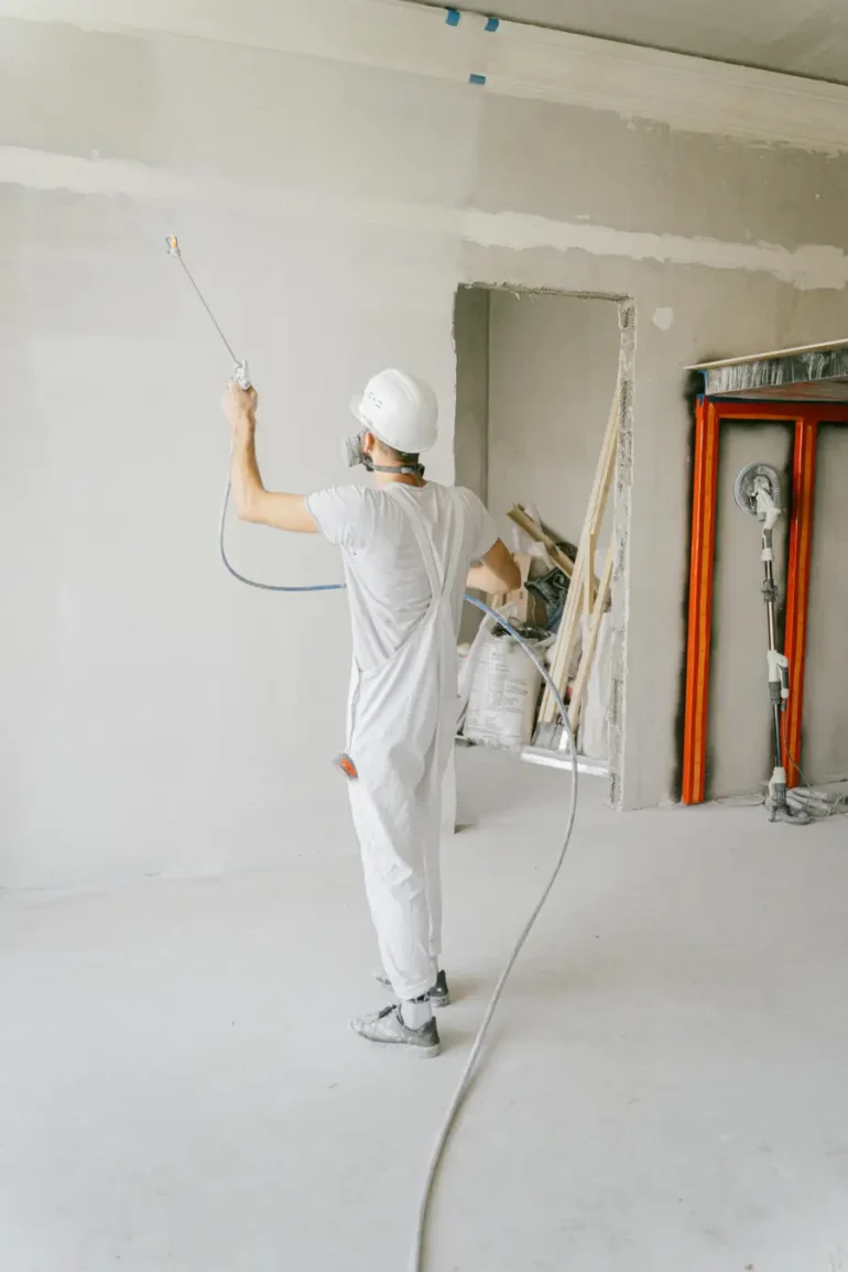 Peintre professionnel sur chantier