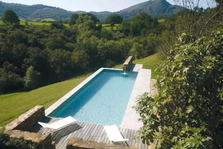 Piscine carré bleu