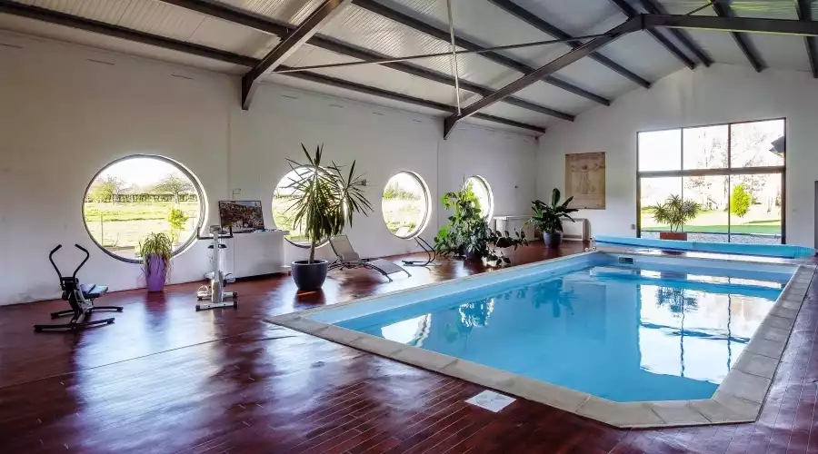 Piscine intérieure chauffée