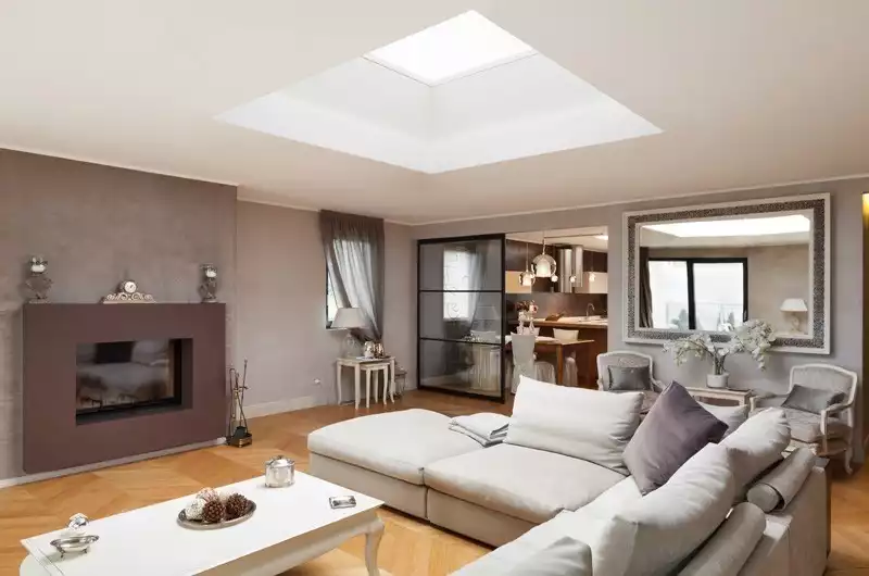 puis de lumière dans salon sans fenêtre