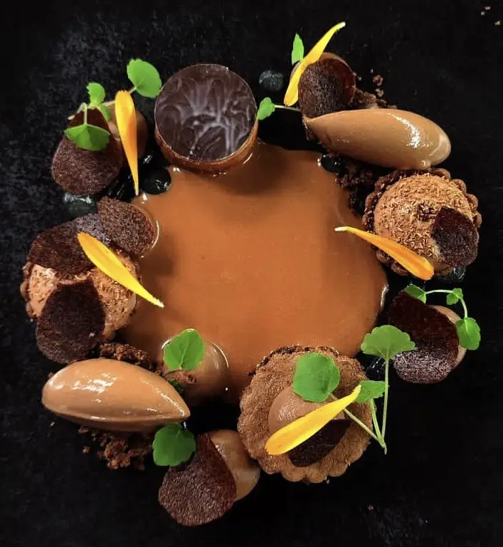 Recette du chocolat grand cru Manjari de la maison Valrhona avec sa verveine du Velay