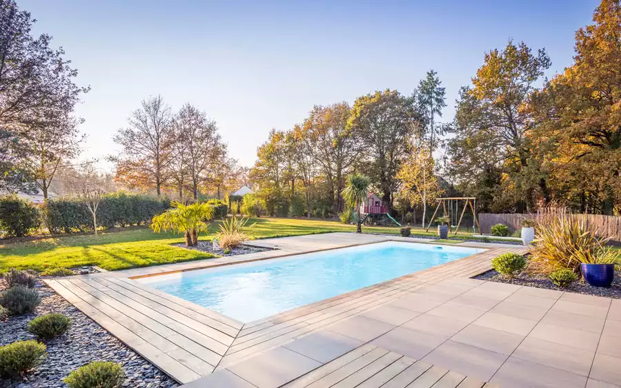 Piscine enterrée jardin