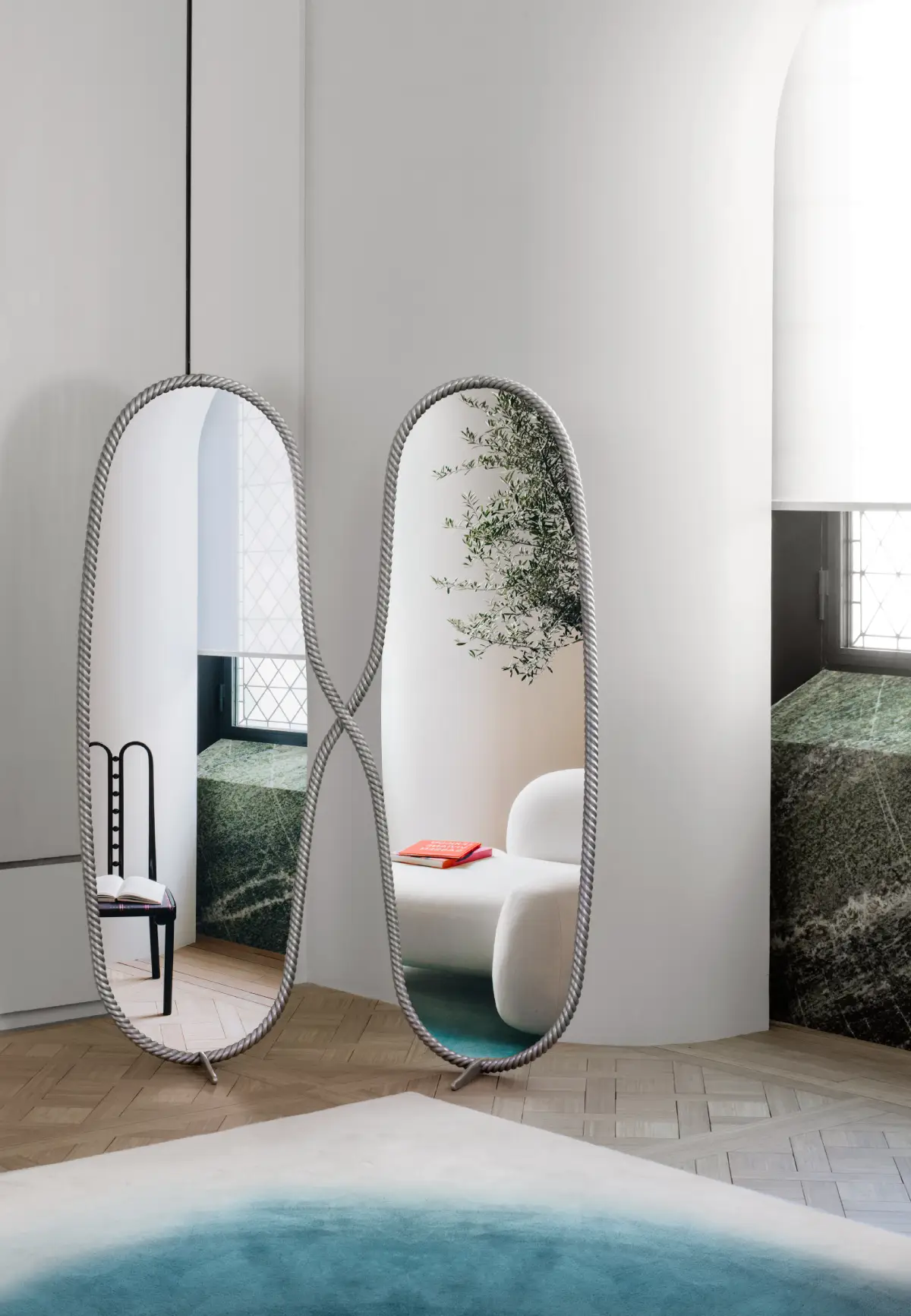 Siamese, miroir sur pied design