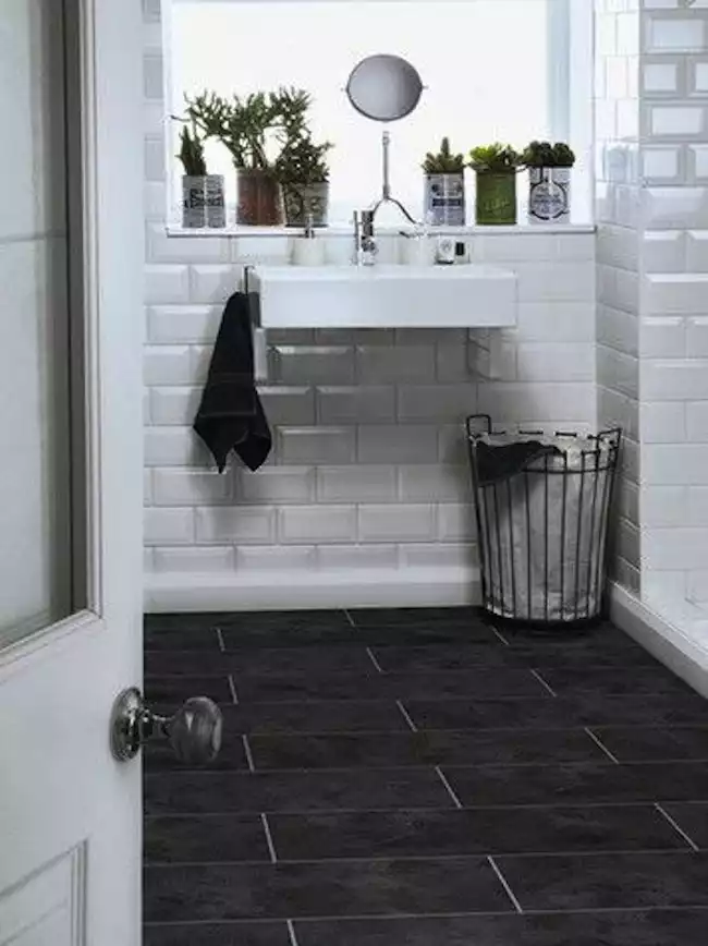 Sol de salle de bain en PVC