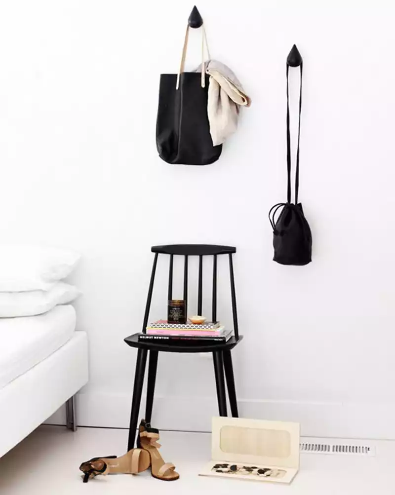 Table de chevet chaise