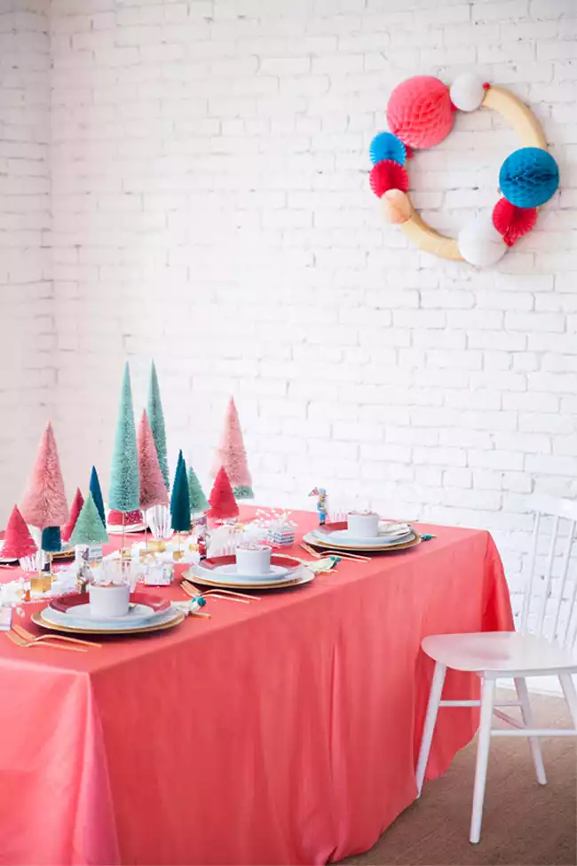 Table de Noël colorée pour enfant